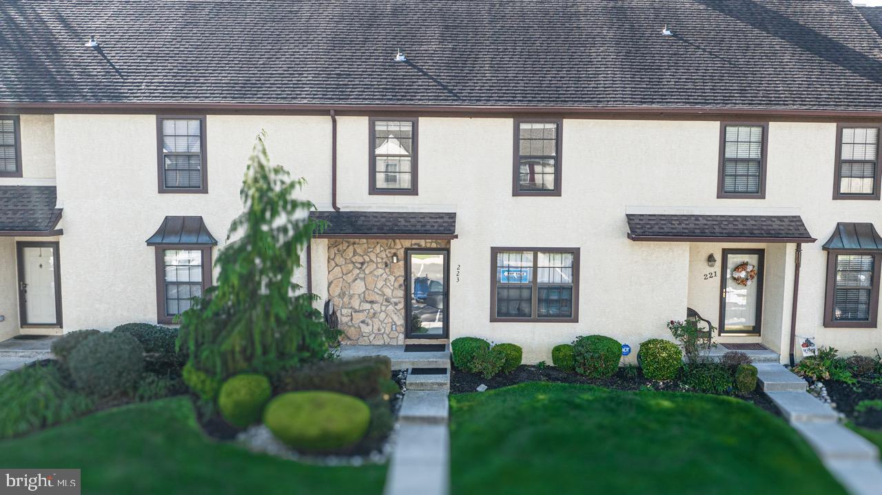 223 Allens Ln