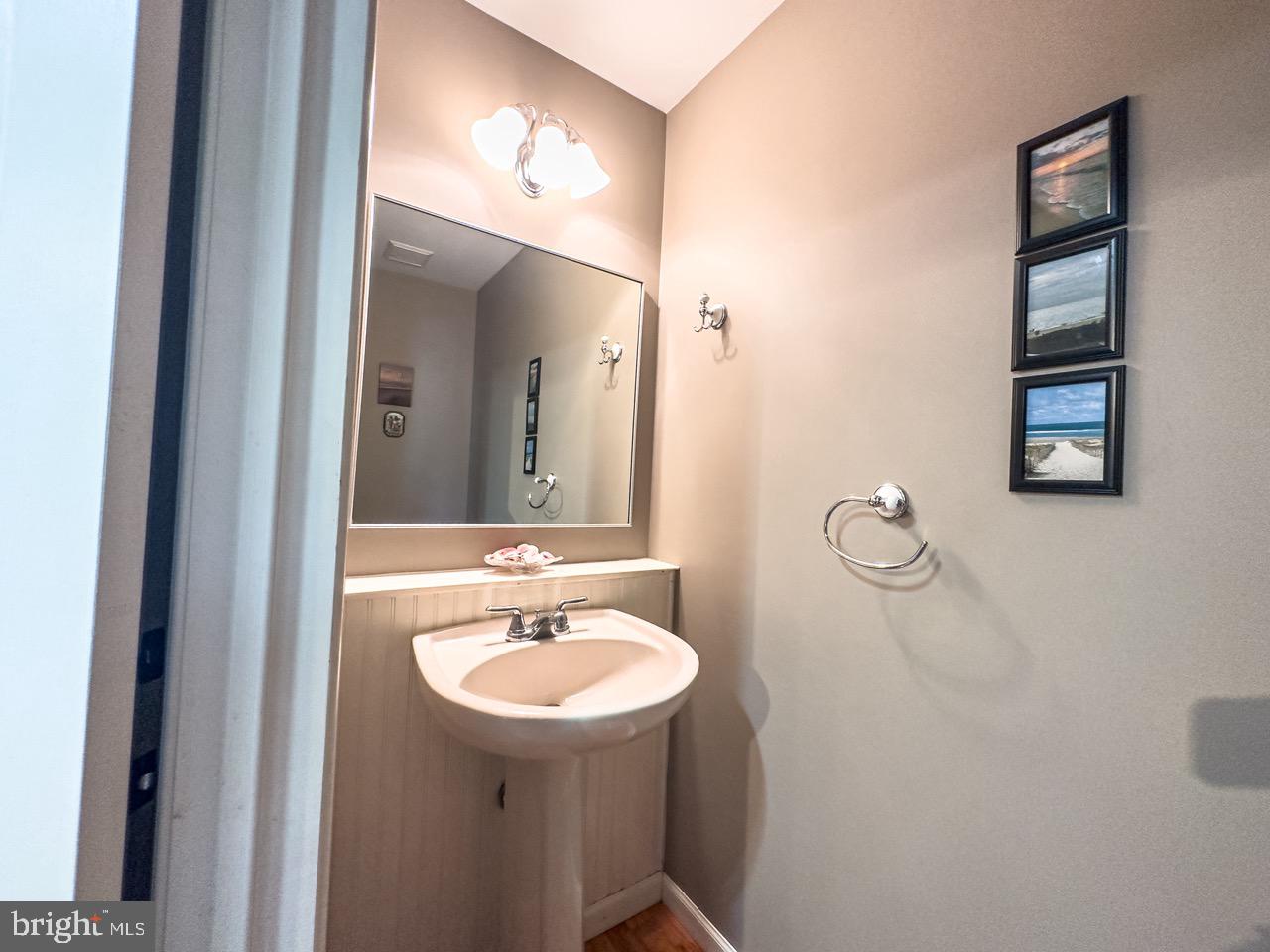 223 Allens Ln