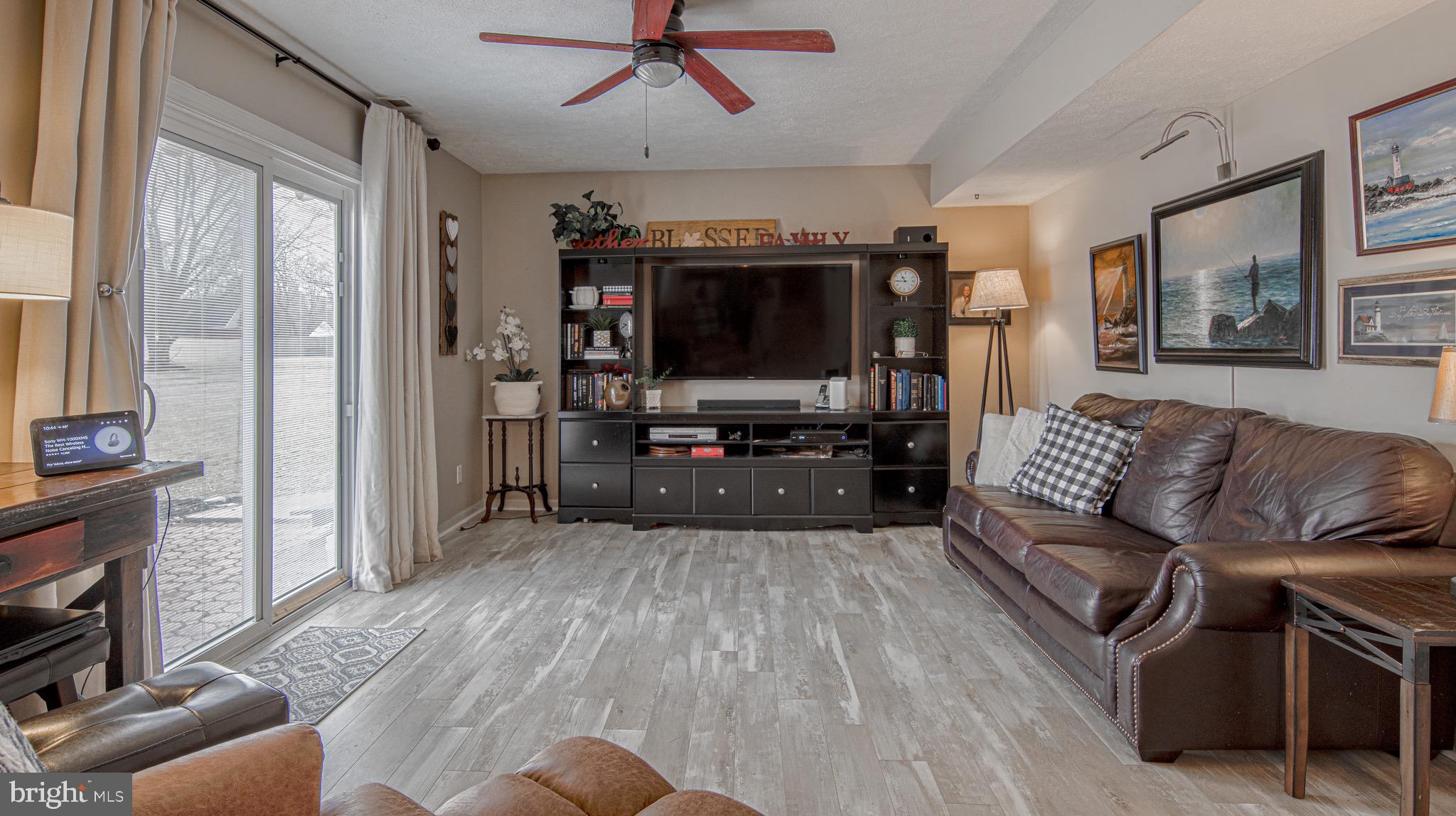 38 Hayslope Ct