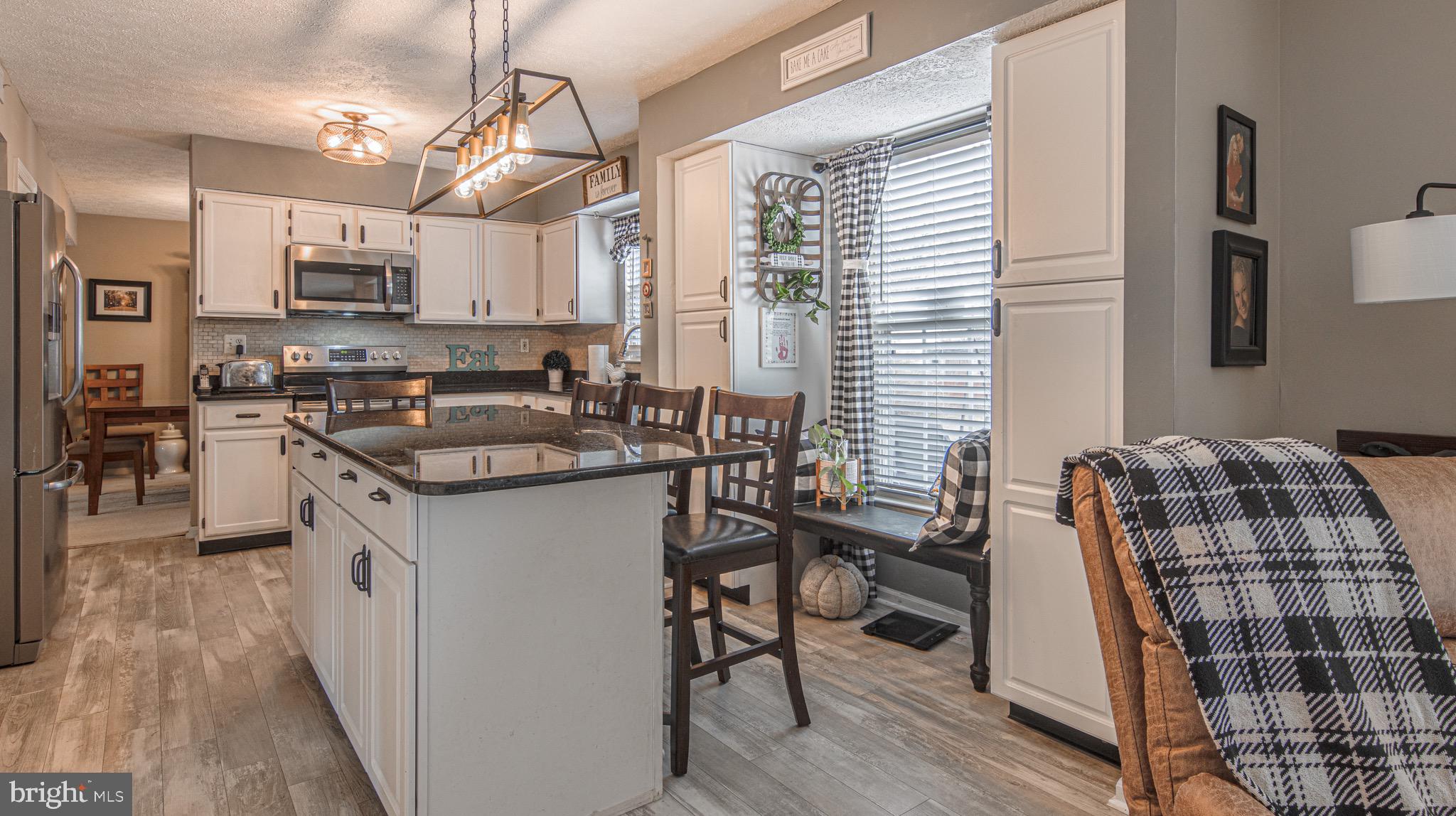 38 Hayslope Ct