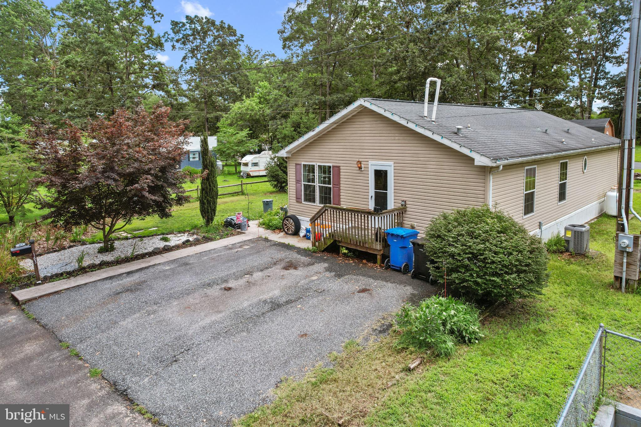 163 Ashwood Dr