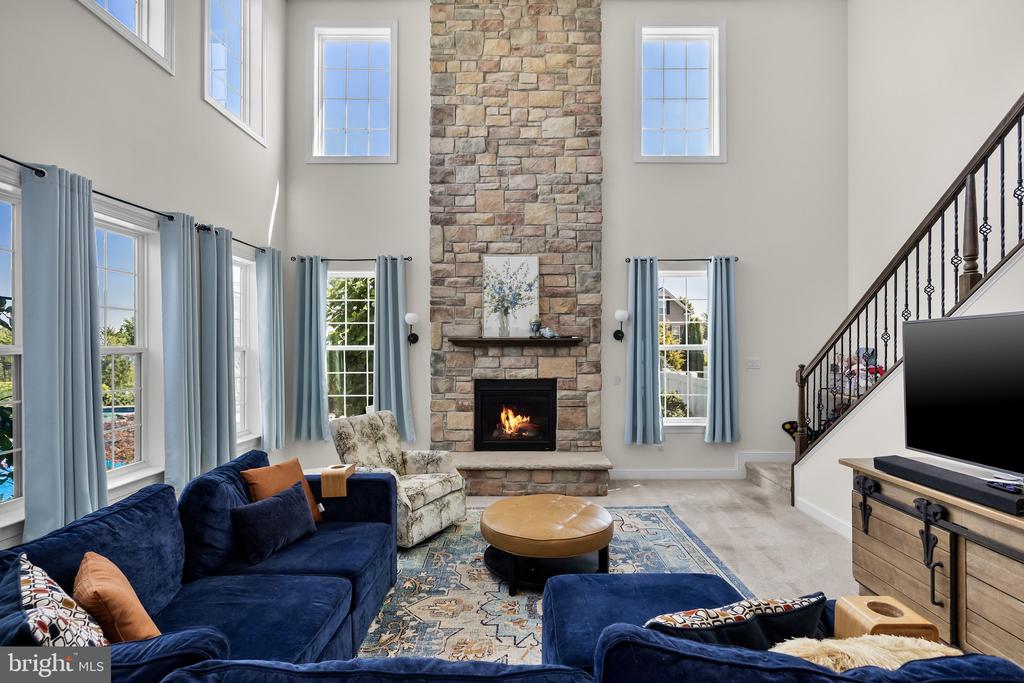 412 GARDENIA DRIVE