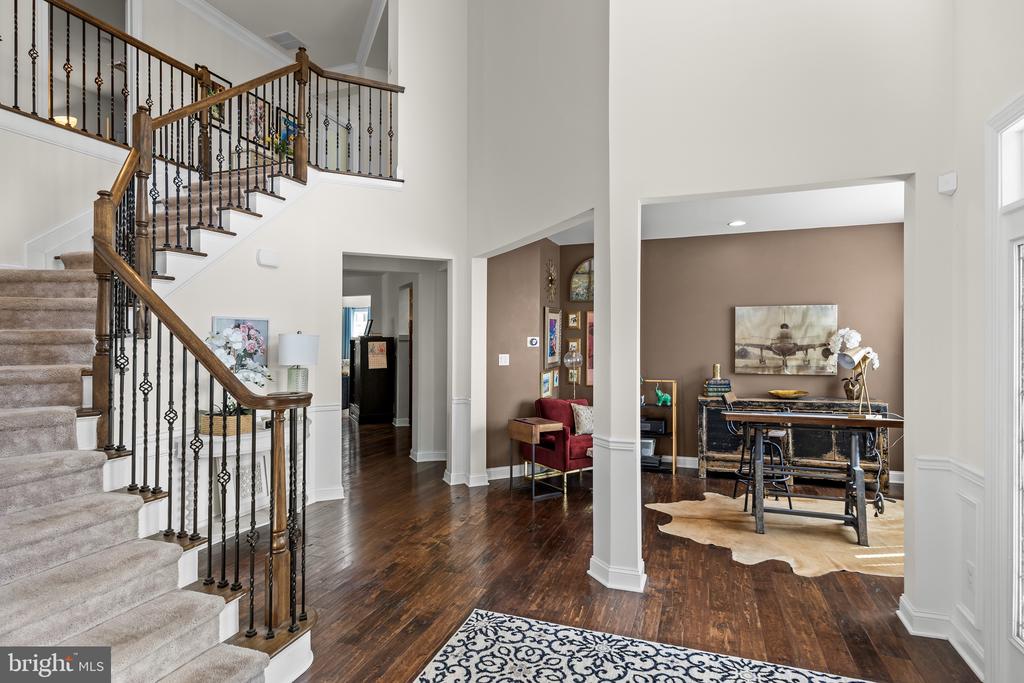 412 GARDENIA DRIVE