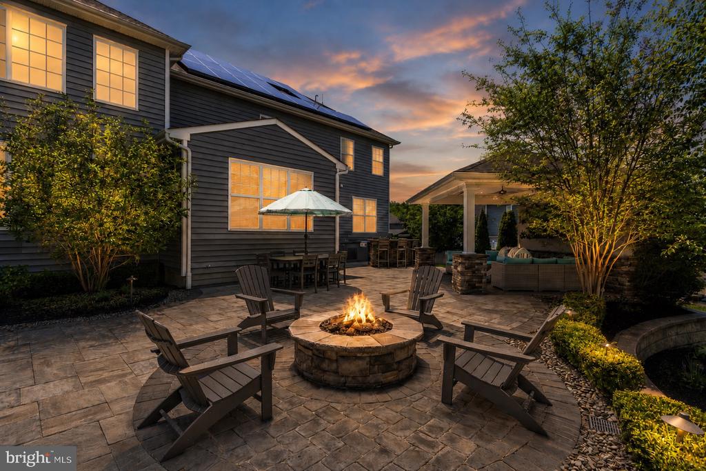 412 GARDENIA DRIVE