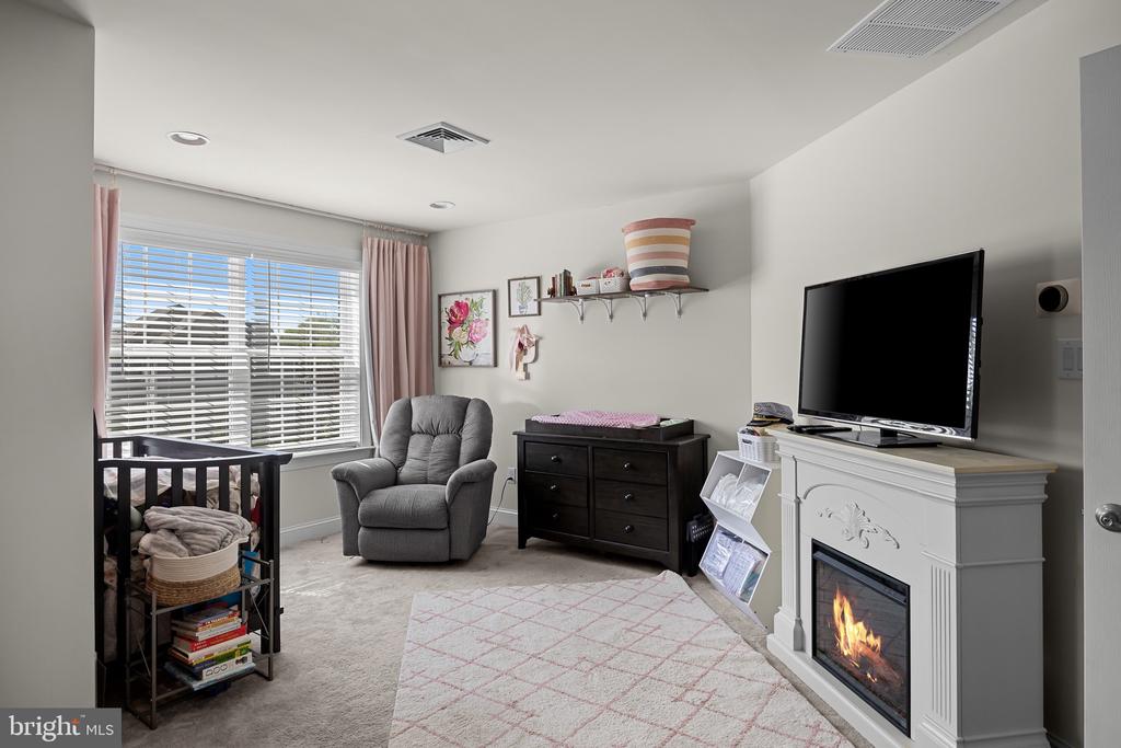 412 GARDENIA DRIVE