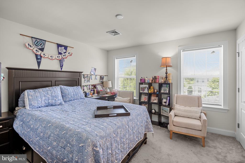 412 GARDENIA DRIVE