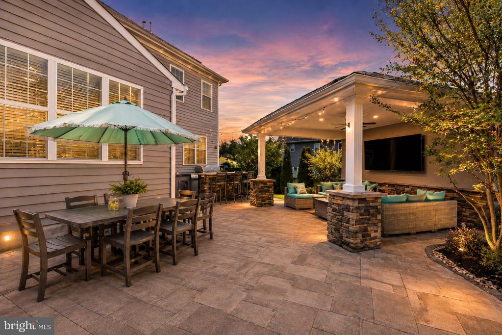 412 GARDENIA DRIVE