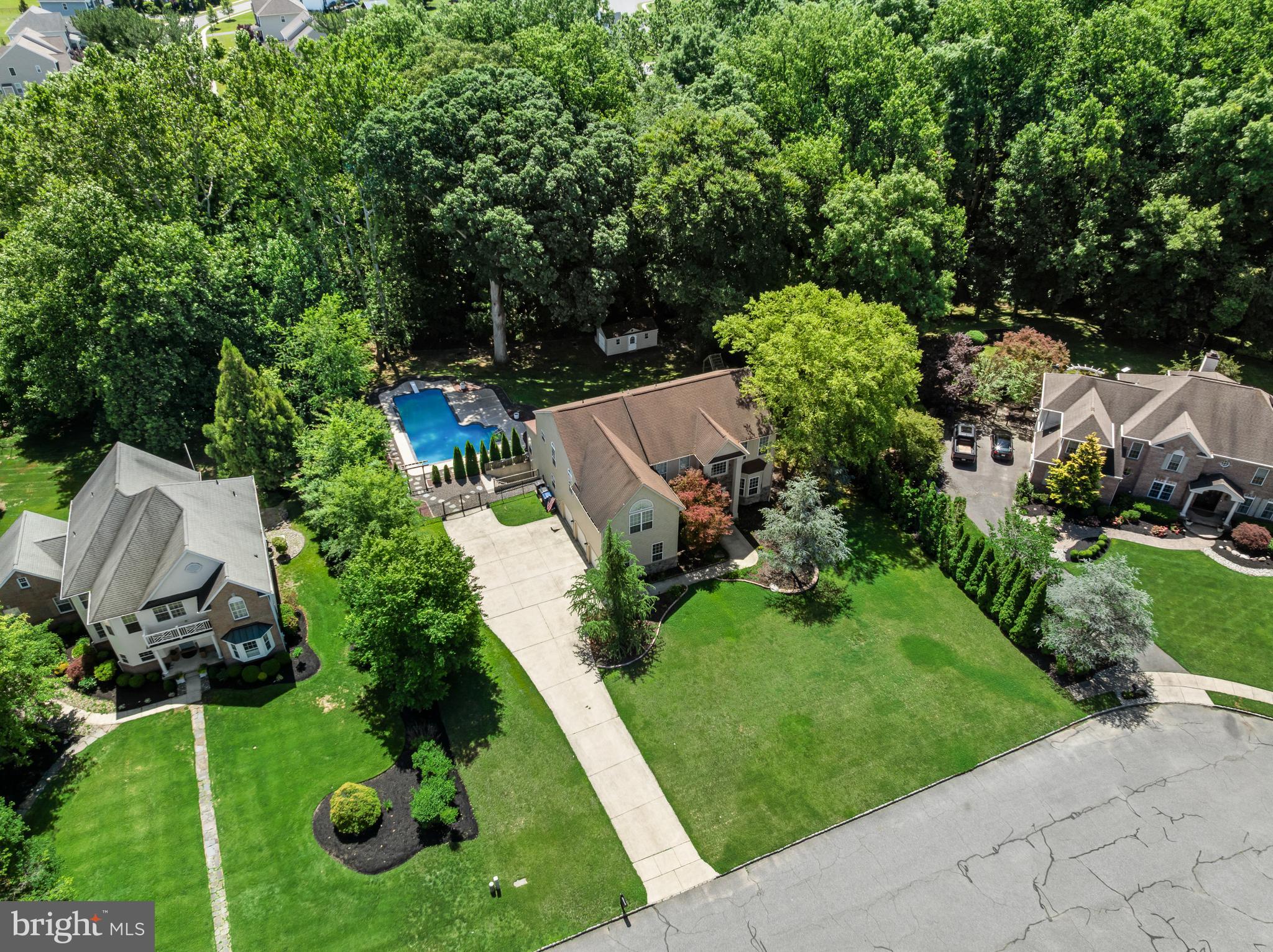 105 HICKORY COURT