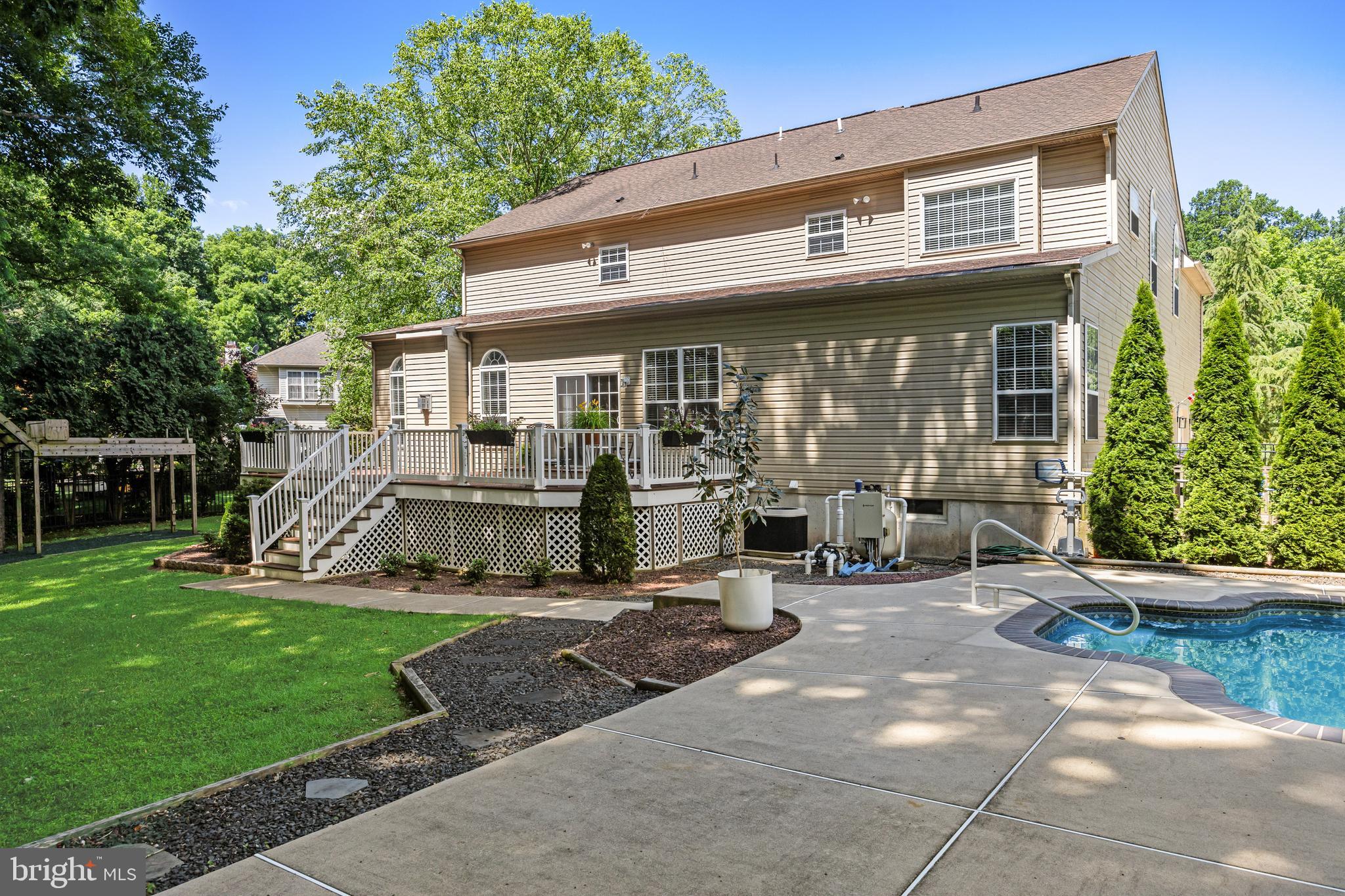 105 HICKORY COURT