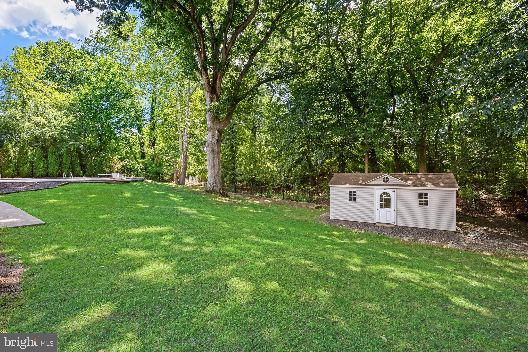 105 HICKORY COURT