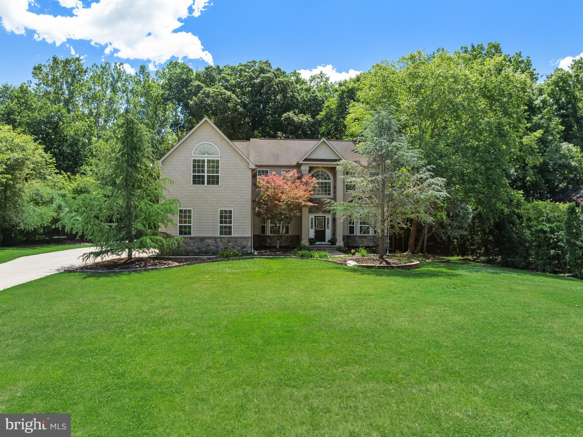 105 HICKORY COURT