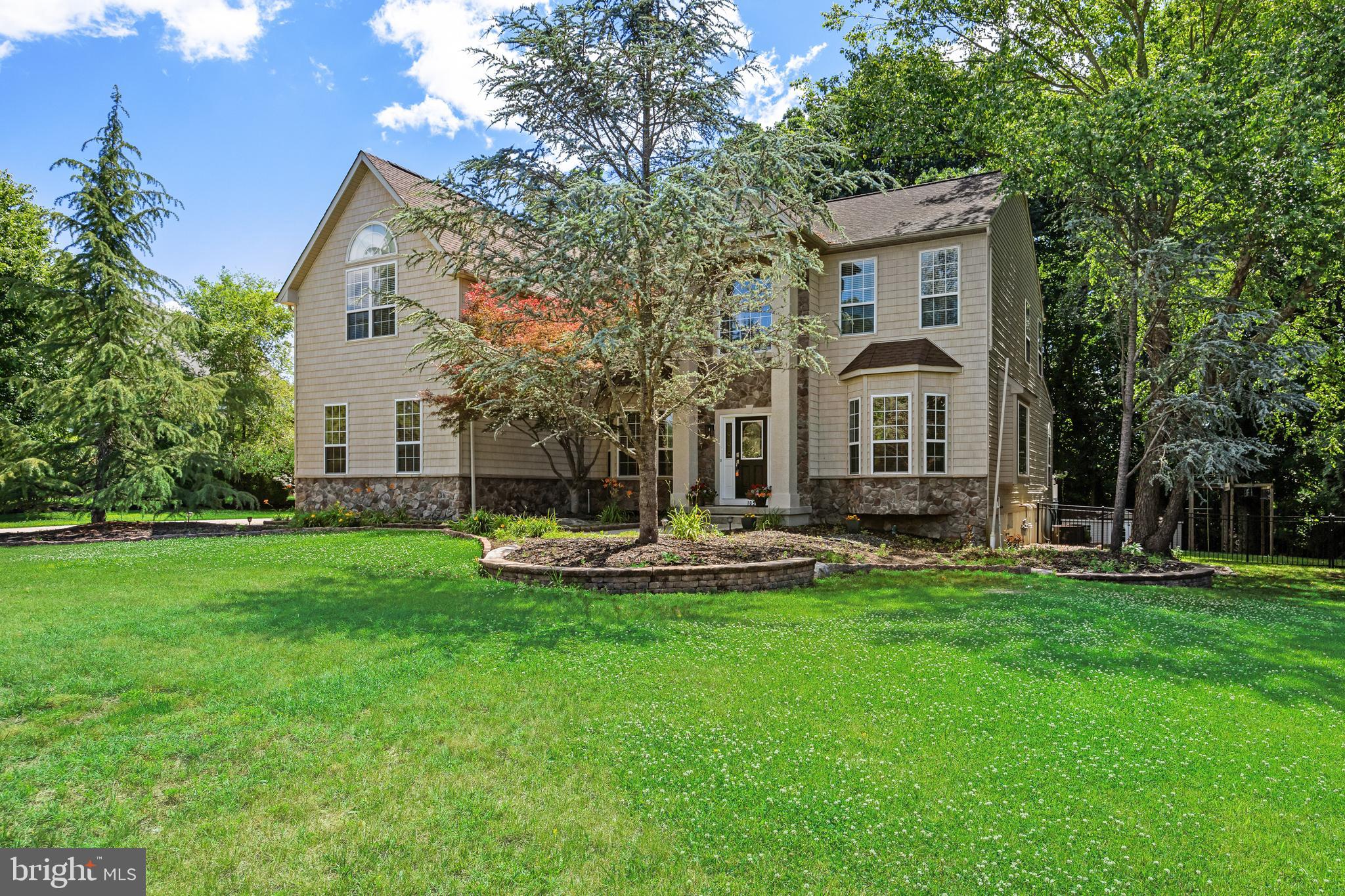 105 HICKORY COURT