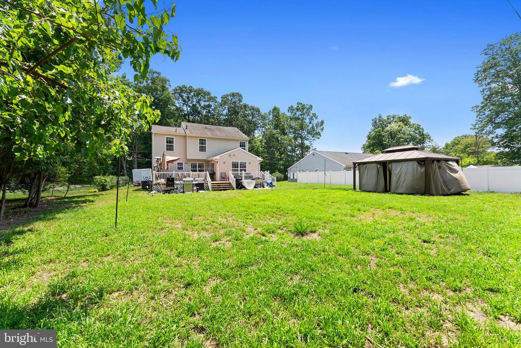 975 LINDSEY DRIVE