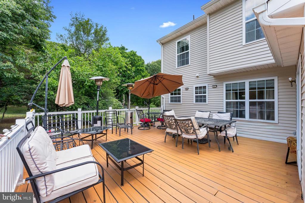 975 LINDSEY DRIVE