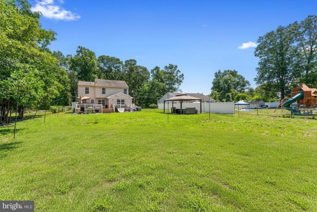 975 LINDSEY DRIVE