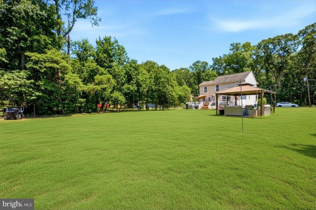 975 LINDSEY DRIVE