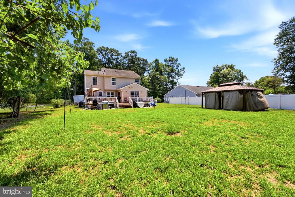975 LINDSEY DRIVE