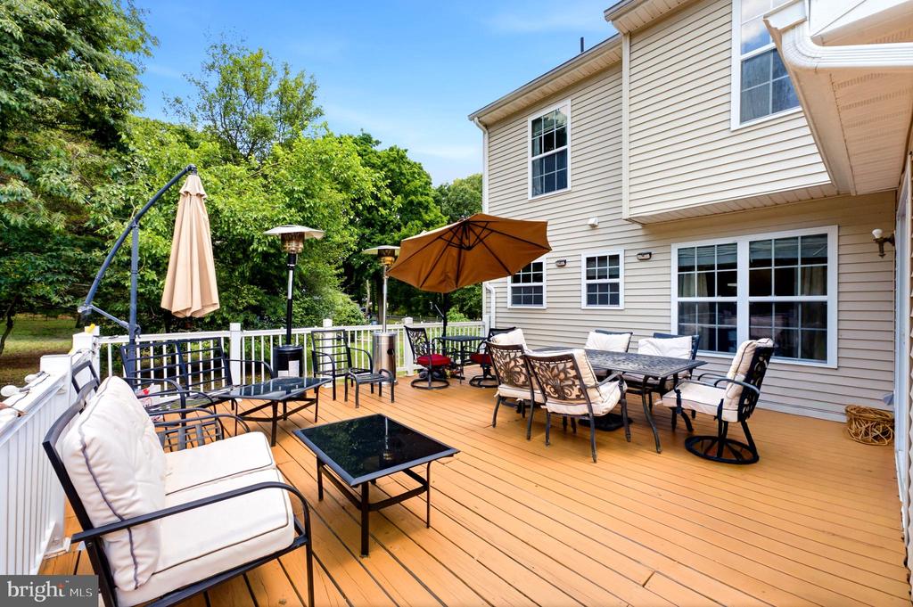 975 LINDSEY DRIVE