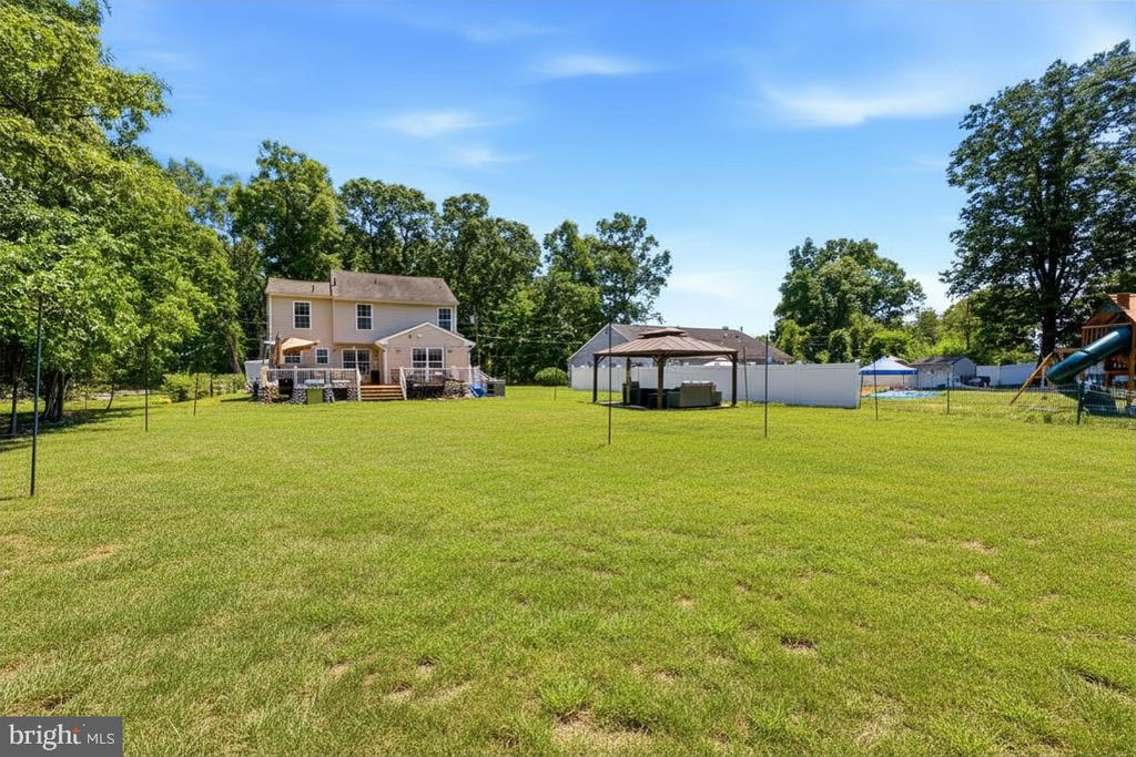 975 LINDSEY DRIVE