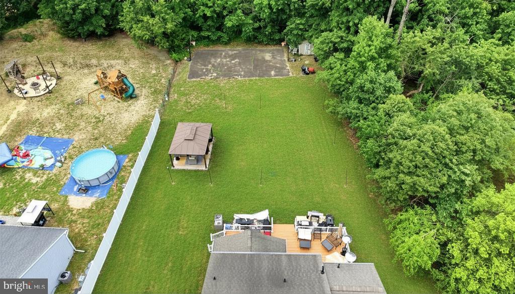 975 LINDSEY DRIVE