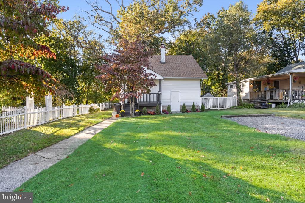 768 RIDGE DRIVE