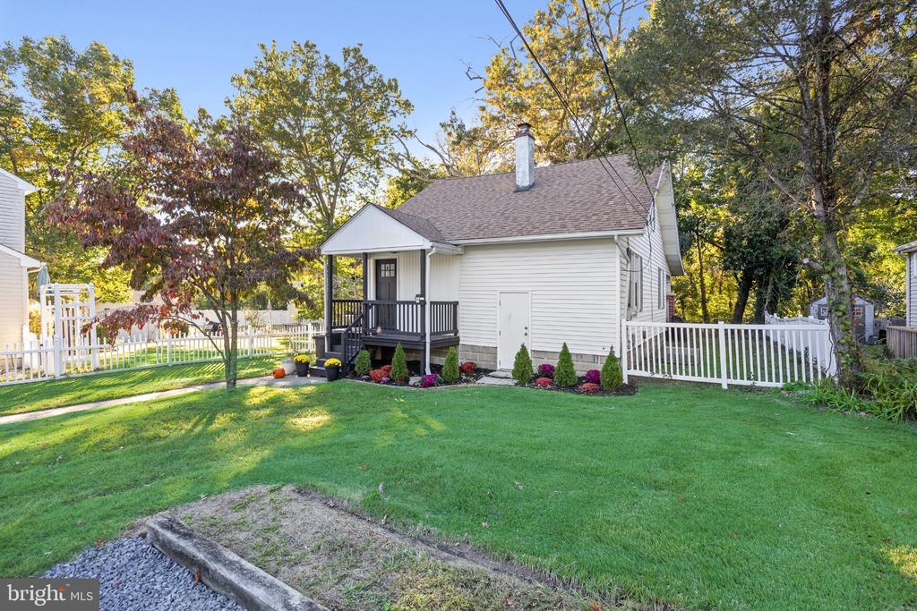 768 RIDGE DRIVE