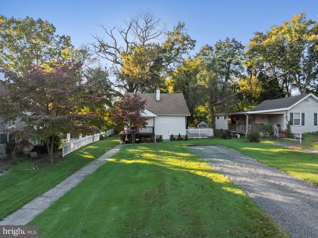 768 RIDGE DRIVE