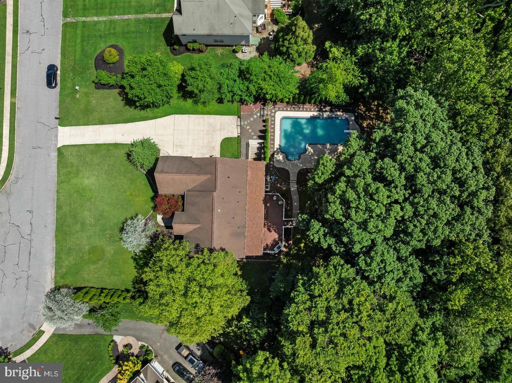 105 HICKORY COURT