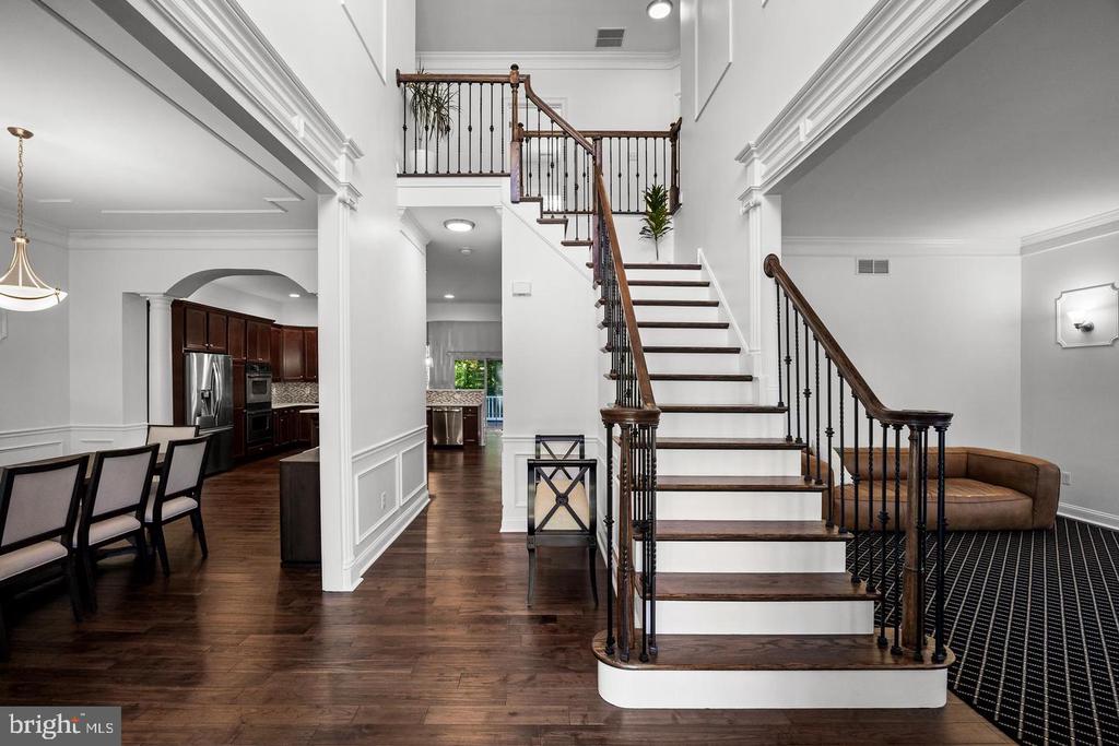 105 HICKORY COURT