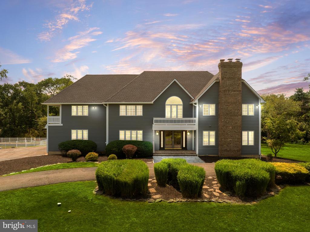 7 MICHAEL COURT