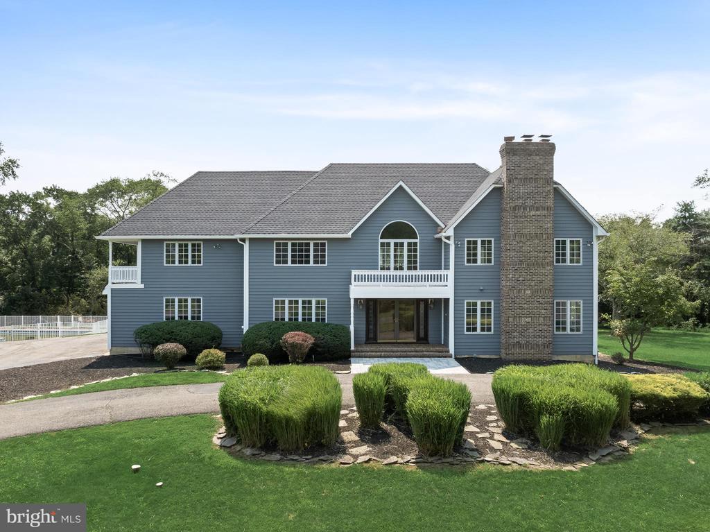7 MICHAEL COURT