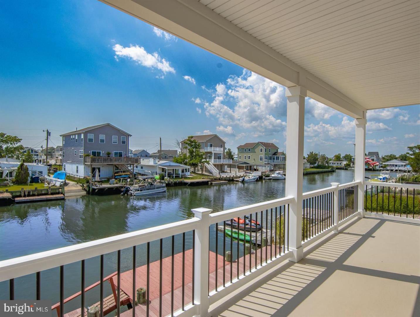 31 W Boat Dr
