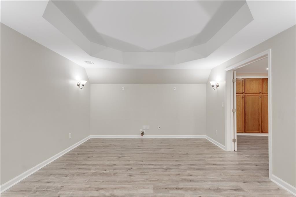 5705 Whitehall Walk