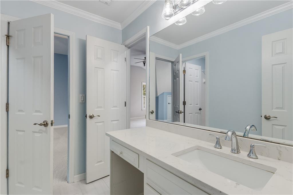 5705 Whitehall Walk