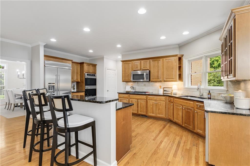 5705 Whitehall Walk