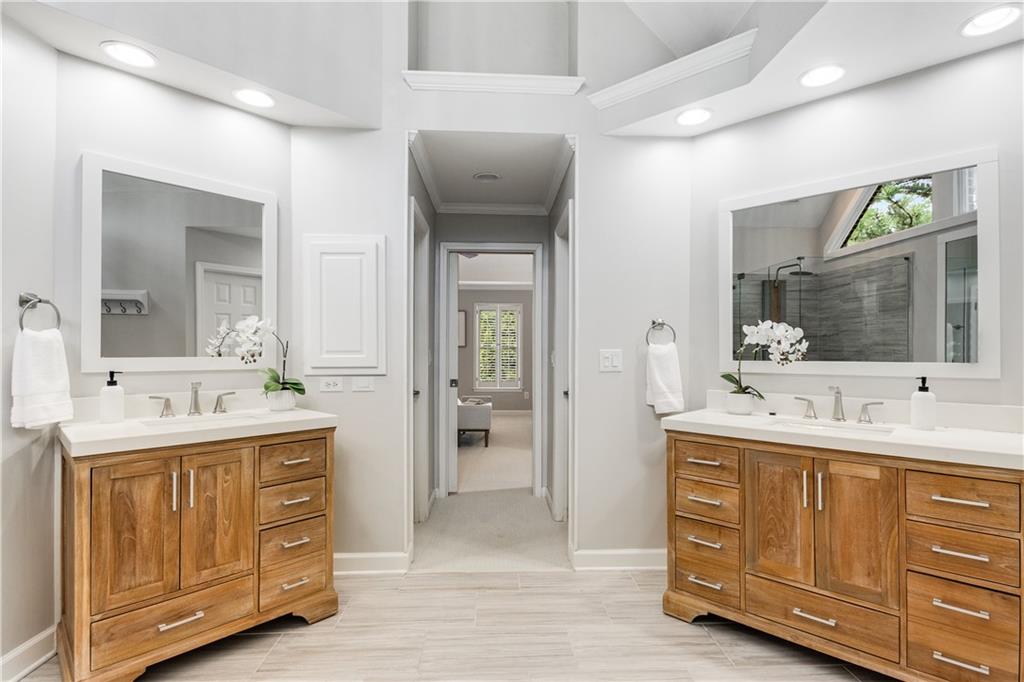 5705 Whitehall Walk