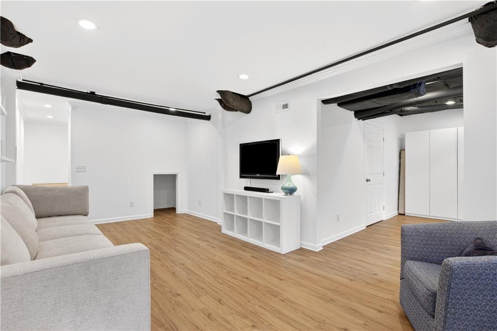 5092 Hidden Branches Circle