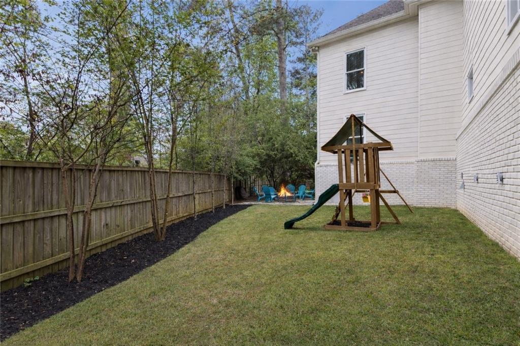 1903 Sandlewood Lane