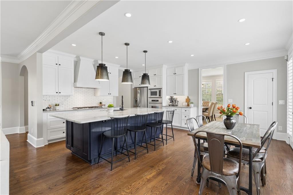 1903 Sandlewood Lane