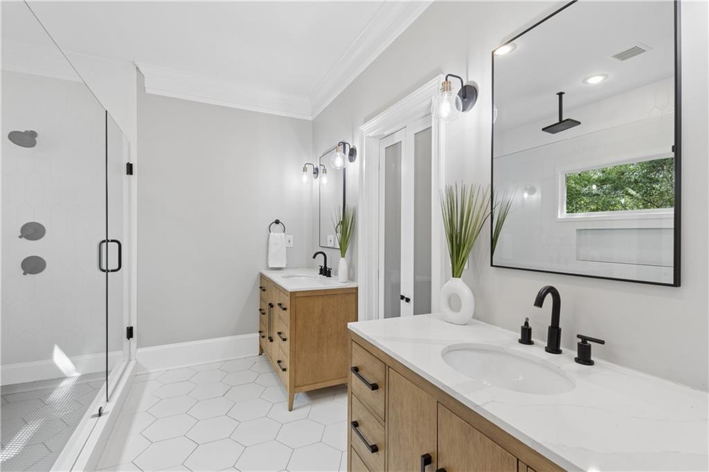 1903 Sandlewood Lane