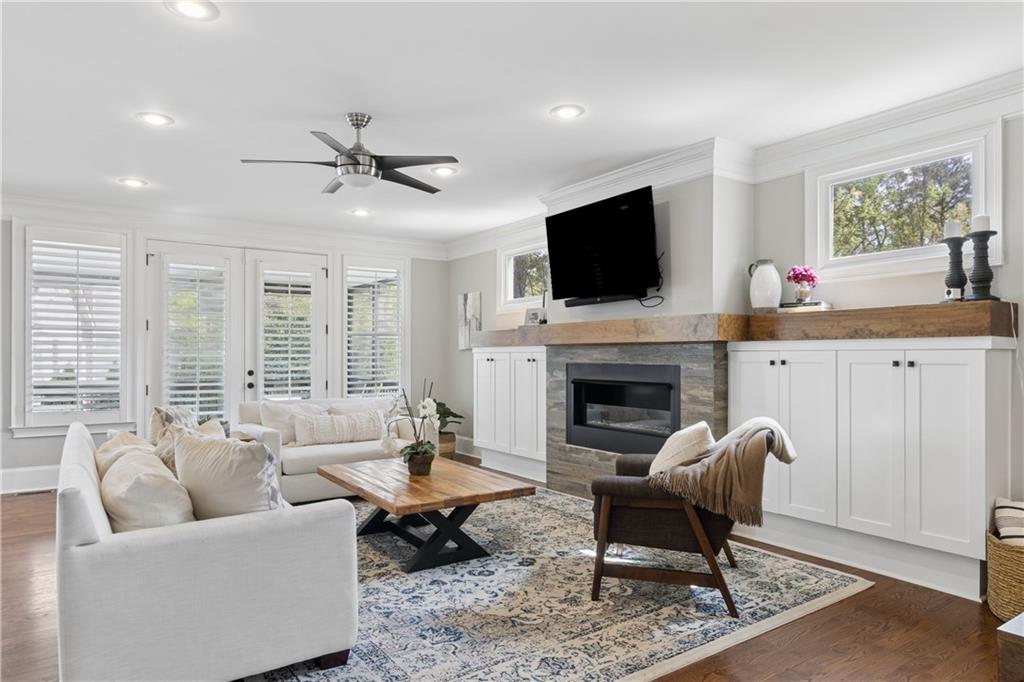 1903 Sandlewood Lane