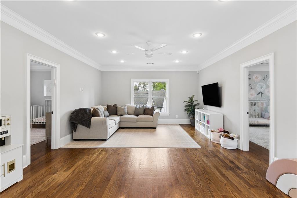 1903 Sandlewood Lane