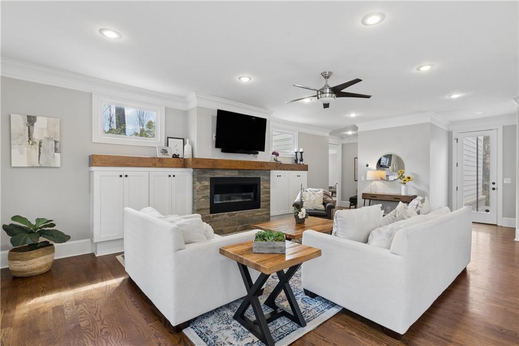 1903 Sandlewood Lane