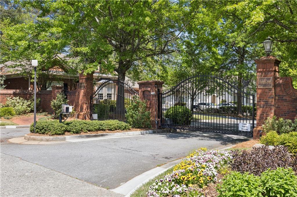 2093 Stephens Walk