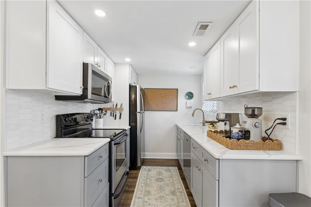 6900 Roswell Road Unit F1
