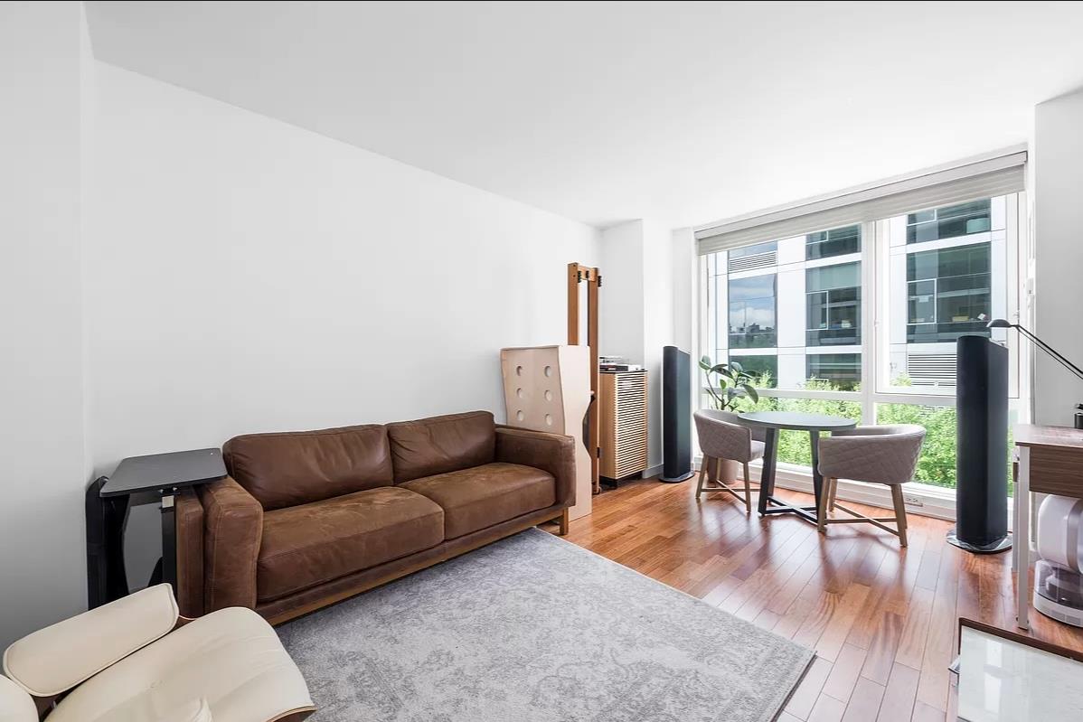 200 CHAMBERS Street 4R