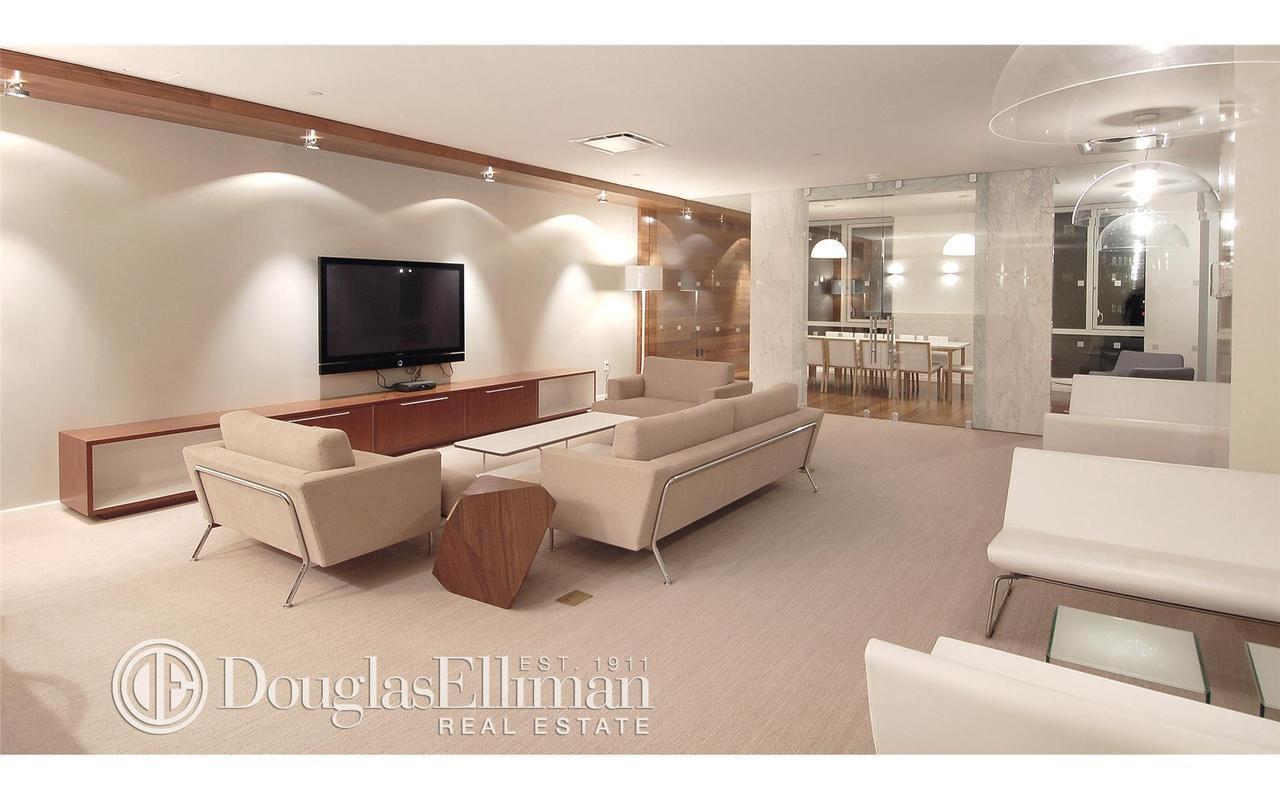 200 CHAMBERS Street 4R