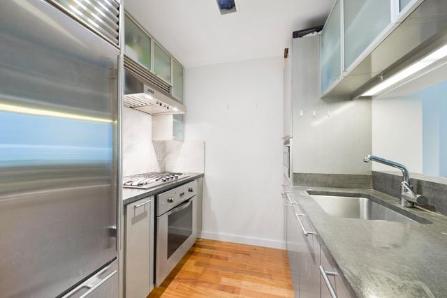 200 CHAMBERS Street 4R
