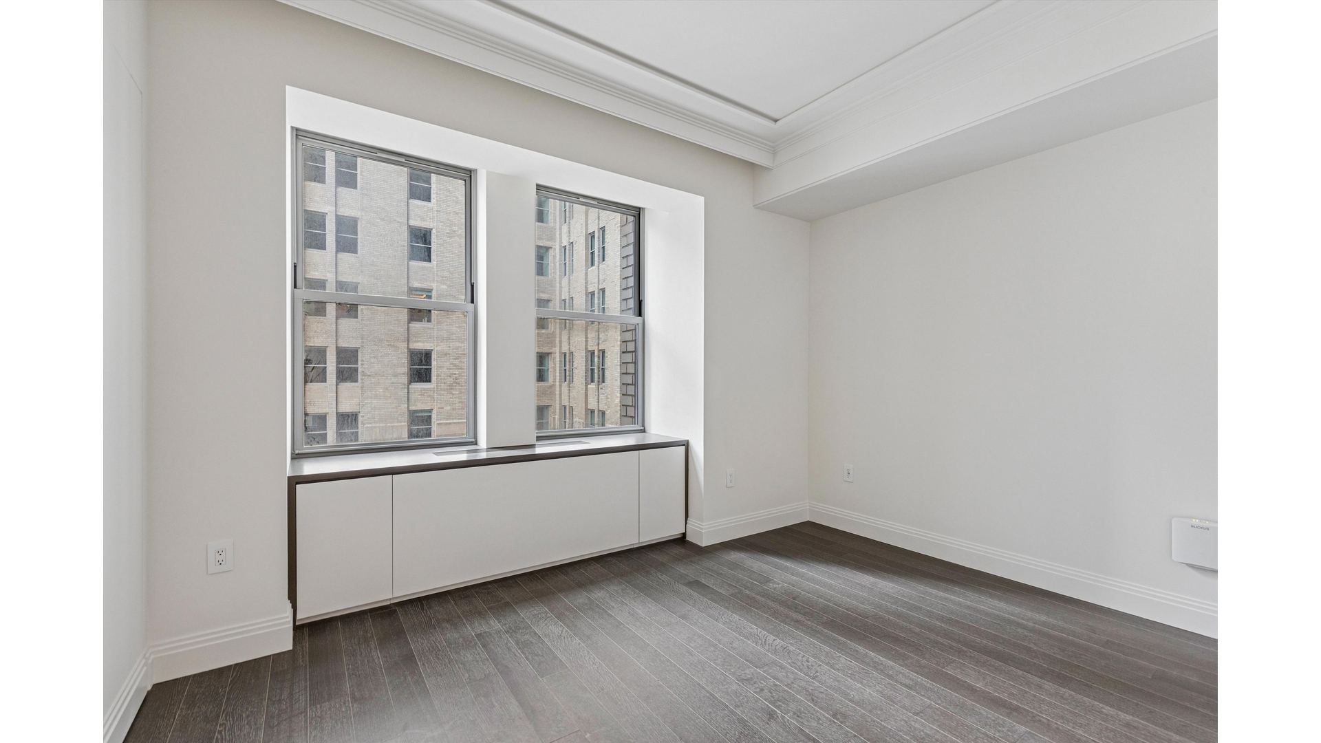 303 PARK Avenue 2811