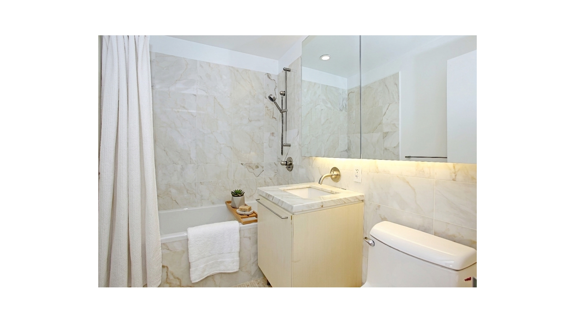200 CHAMBERS Street 20C